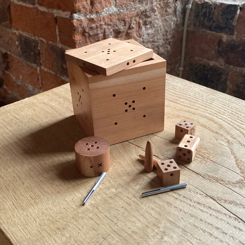 WoodMee® traeaeske med trae elementer